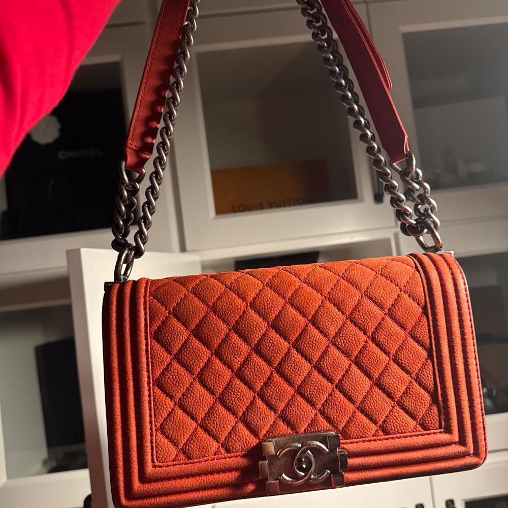 Chanel Boy Medium Red Caviar silver hardware - Picture 3 of 10